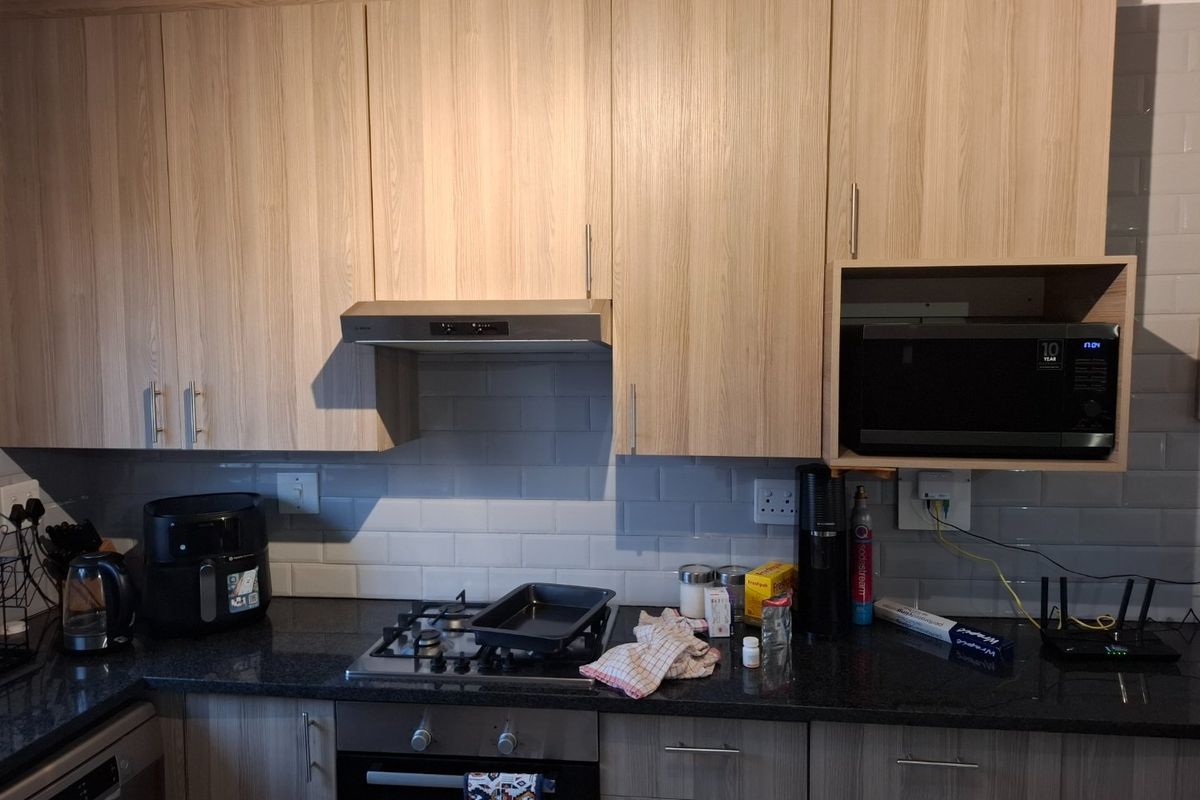 Modern 2 bedroom unit - Photo 3