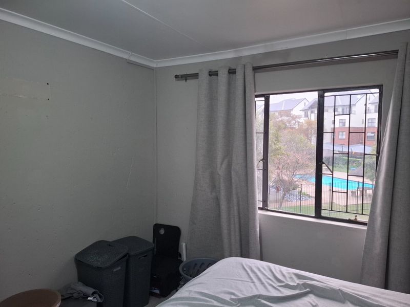 Modern 2 bedroom unit - Photo 10