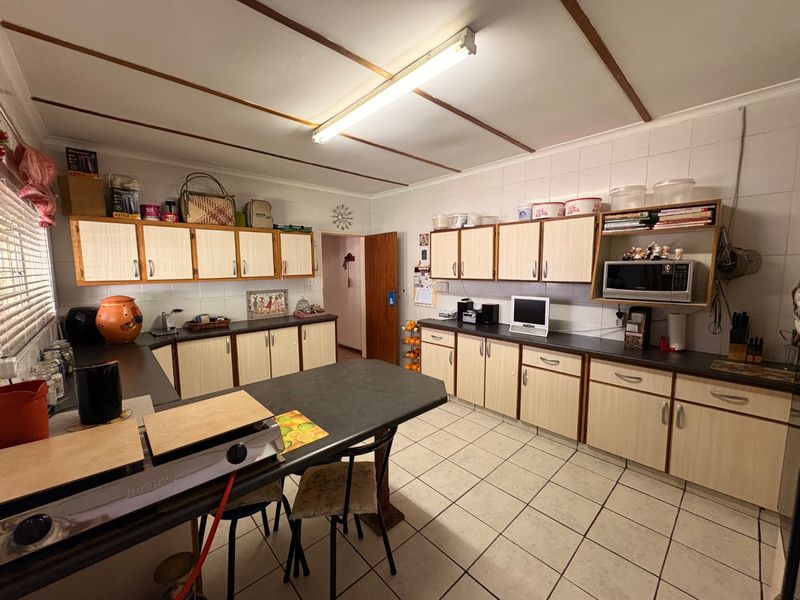 Stunning Family Home in the Heart of Flamwood – Space, Style & Serenity! - Photo 5