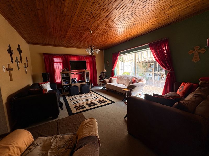 Stunning Family Home in the Heart of Flamwood – Space, Style & Serenity! - Photo 8