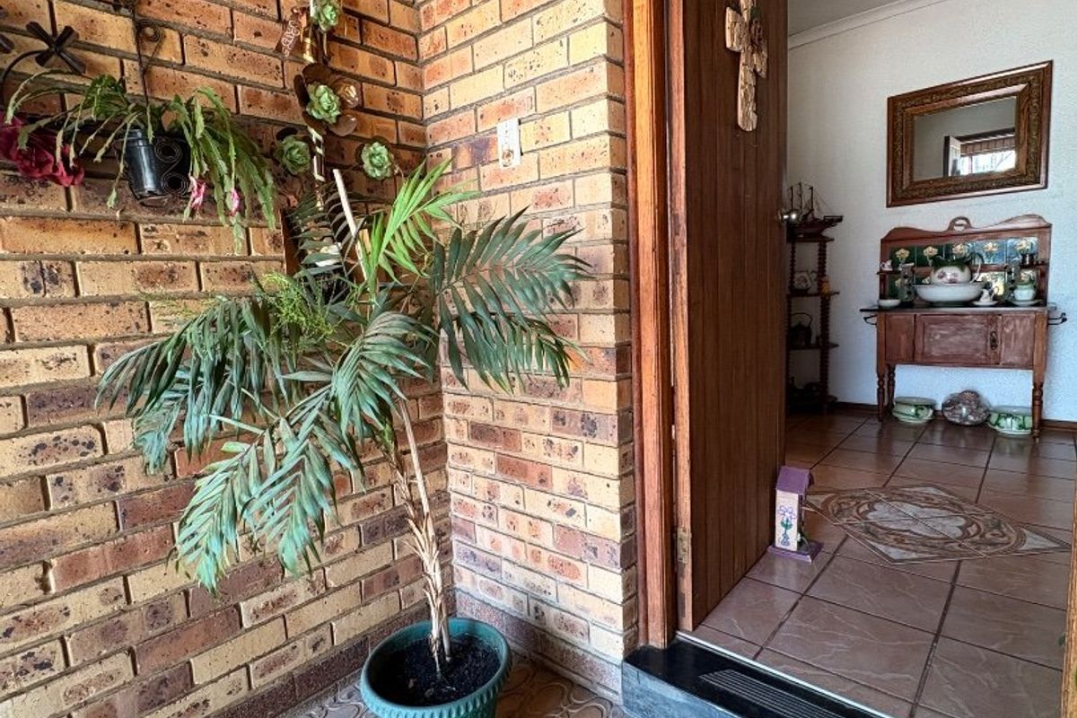 Stunning Family Home in the Heart of Flamwood – Space, Style & Serenity! - Photo 3