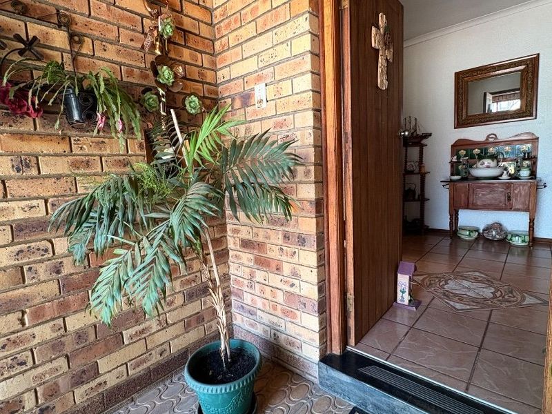 Stunning Family Home in the Heart of Flamwood – Space, Style & Serenity! - Photo 3