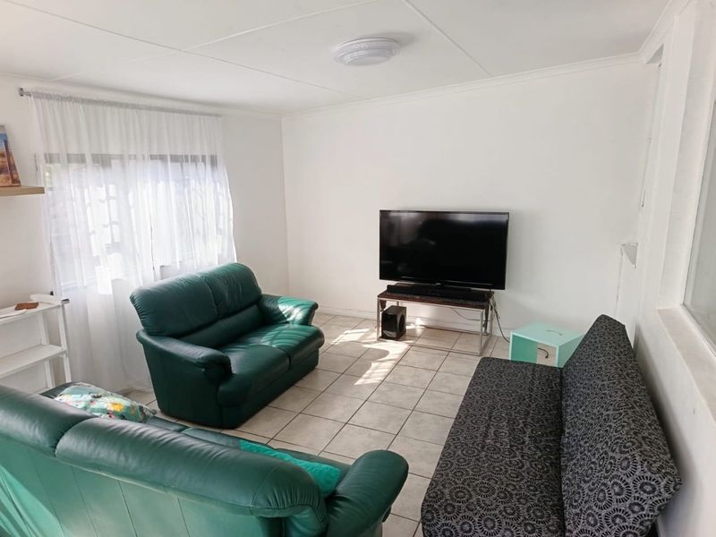 Spacious four-bedroom Sedgefield home offering comfort and tranquility. - Photo 3