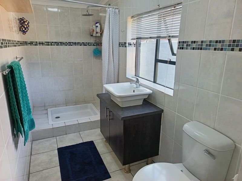 Spacious four-bedroom Sedgefield home offering comfort and tranquility. - Photo 9