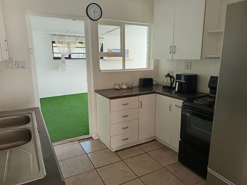 Spacious four-bedroom Sedgefield home offering comfort and tranquility. - Photo 7