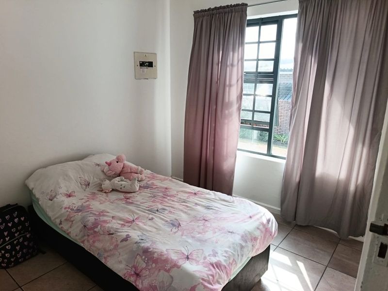 Spacious four-bedroom Sedgefield home offering comfort and tranquility. - Photo 6