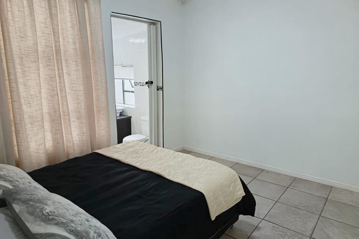 Spacious four-bedroom Sedgefield home offering comfort and tranquility. - Photo 4