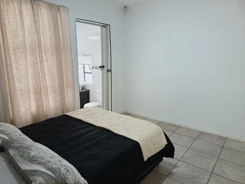 Spacious four-bedroom Sedgefield home offering comfort and tranquility. - Photo 4