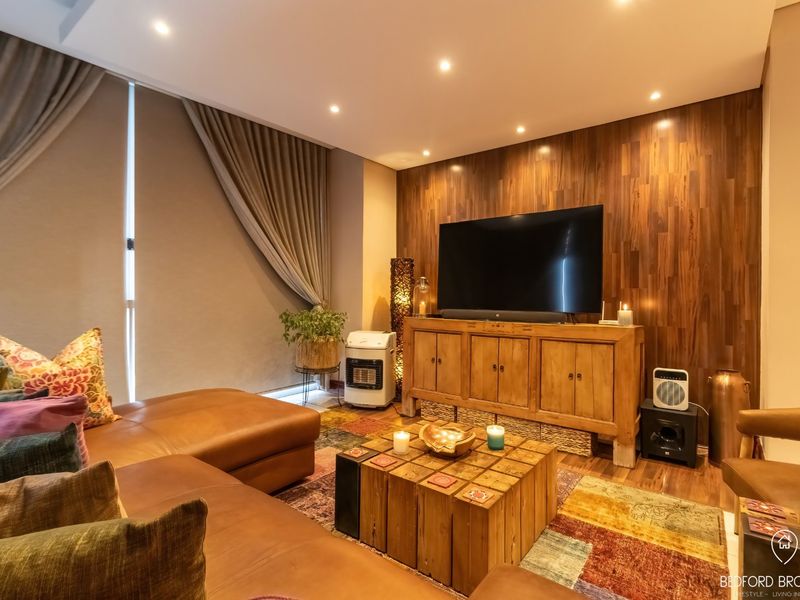 Luxury Corner Apartment For Sale with Panoramic Views at Bedford - Photo 10