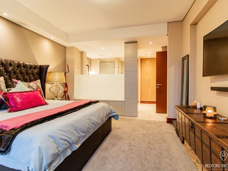 Luxury Corner Apartment For Sale with Panoramic Views at Bedford - Photo 7