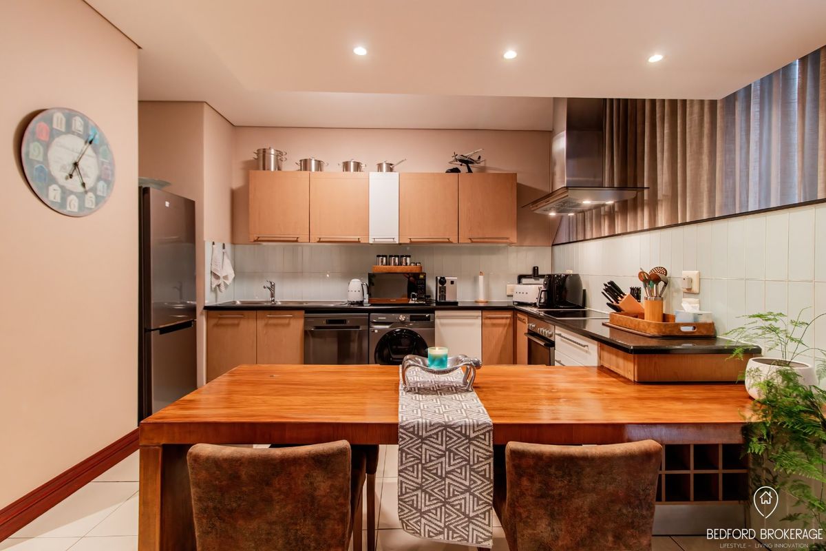 Luxury Corner Apartment For Sale with Panoramic Views at Bedford - Photo 4