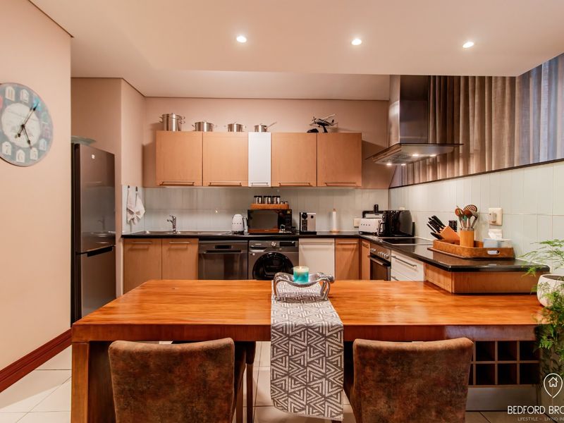 Luxury Corner Apartment For Sale with Panoramic Views at Bedford - Photo 4