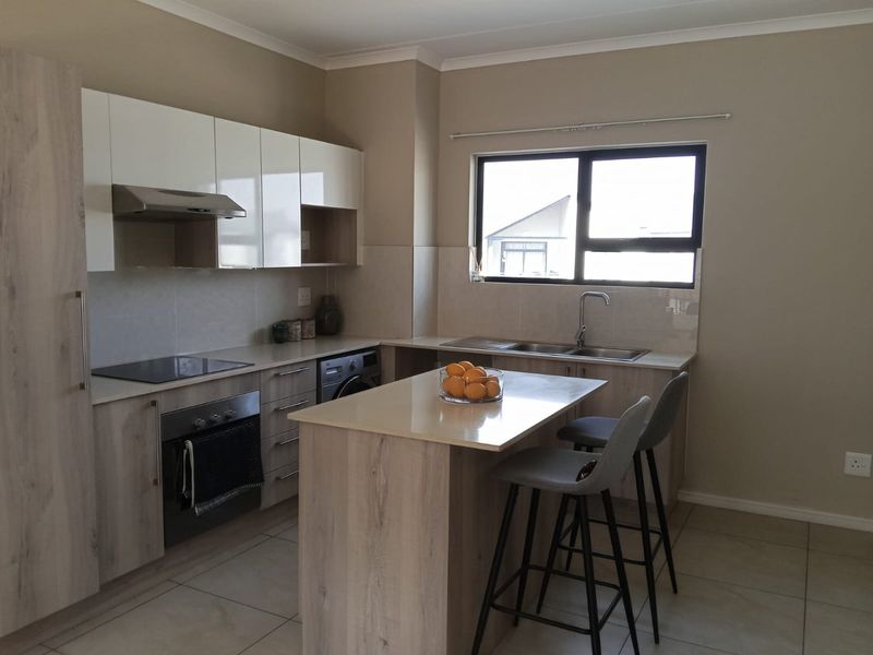 Secure upmarket apartment in Popular Johannesburg North suburb - Photo 7