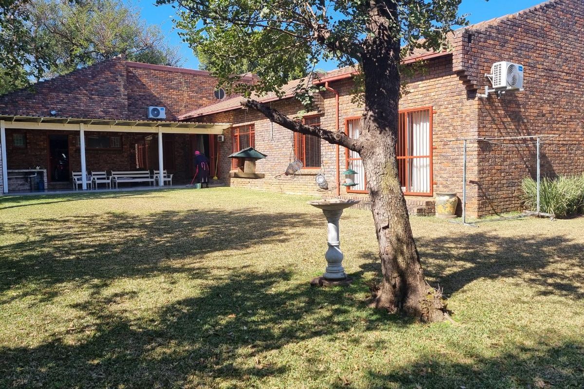 CATH THE EYE”      PROPERTY IN MEERHOF - Photo 2