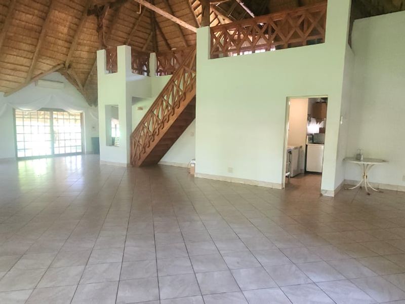 Stunning Lodge & Caravan Park with Accommodation and Scenic Views Overlooking the Krokodile River - Photo 6