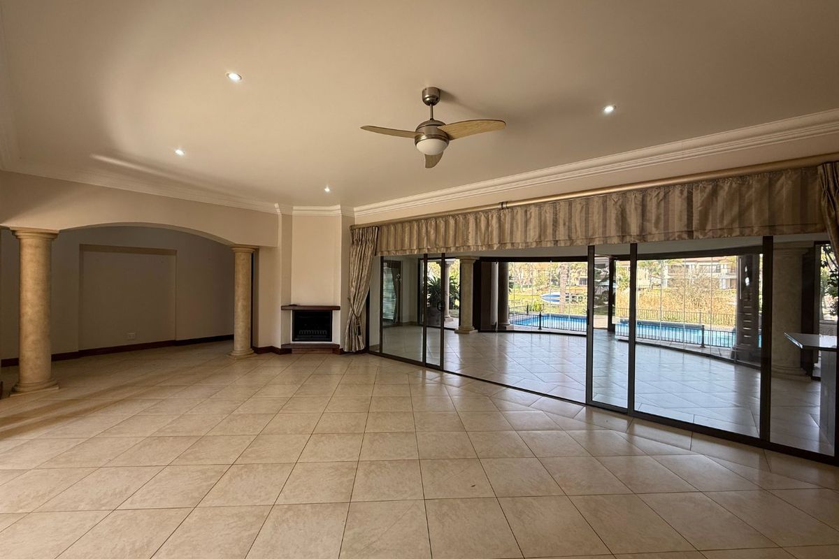 Exquisite North-Facing Waterfront Mansion - Photo 3