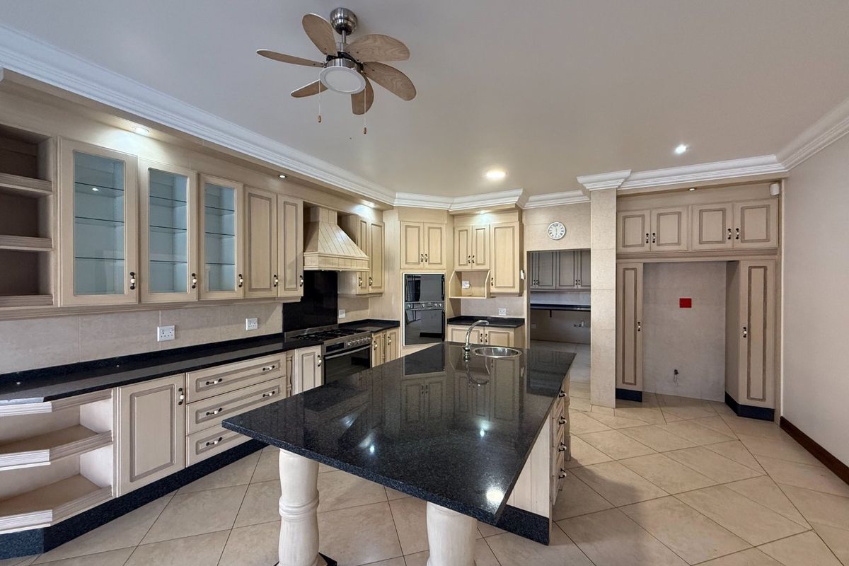 Exquisite North-Facing Waterfront Mansion - Photo 4