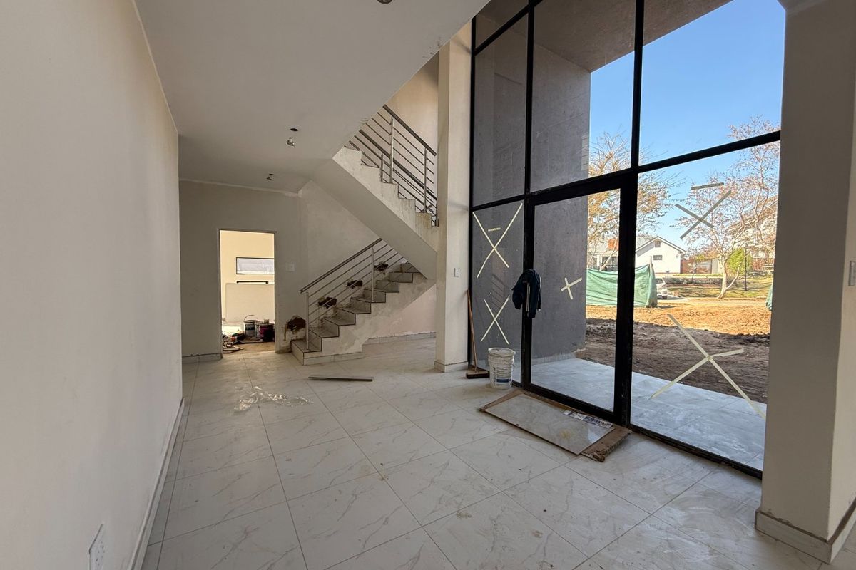 Brand-New Luxury Home in Landsmeer Equestrian Estate - Photo 2