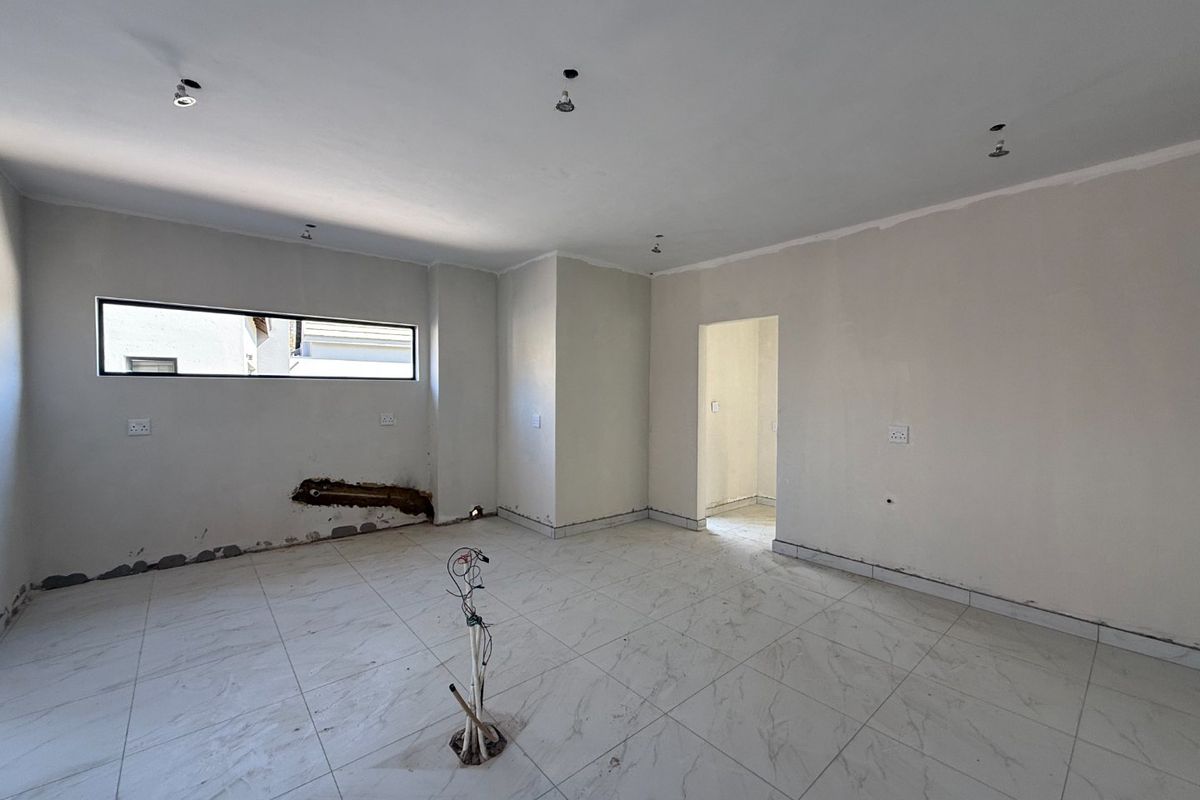 Brand-New Luxury Home in Landsmeer Equestrian Estate - Photo 5