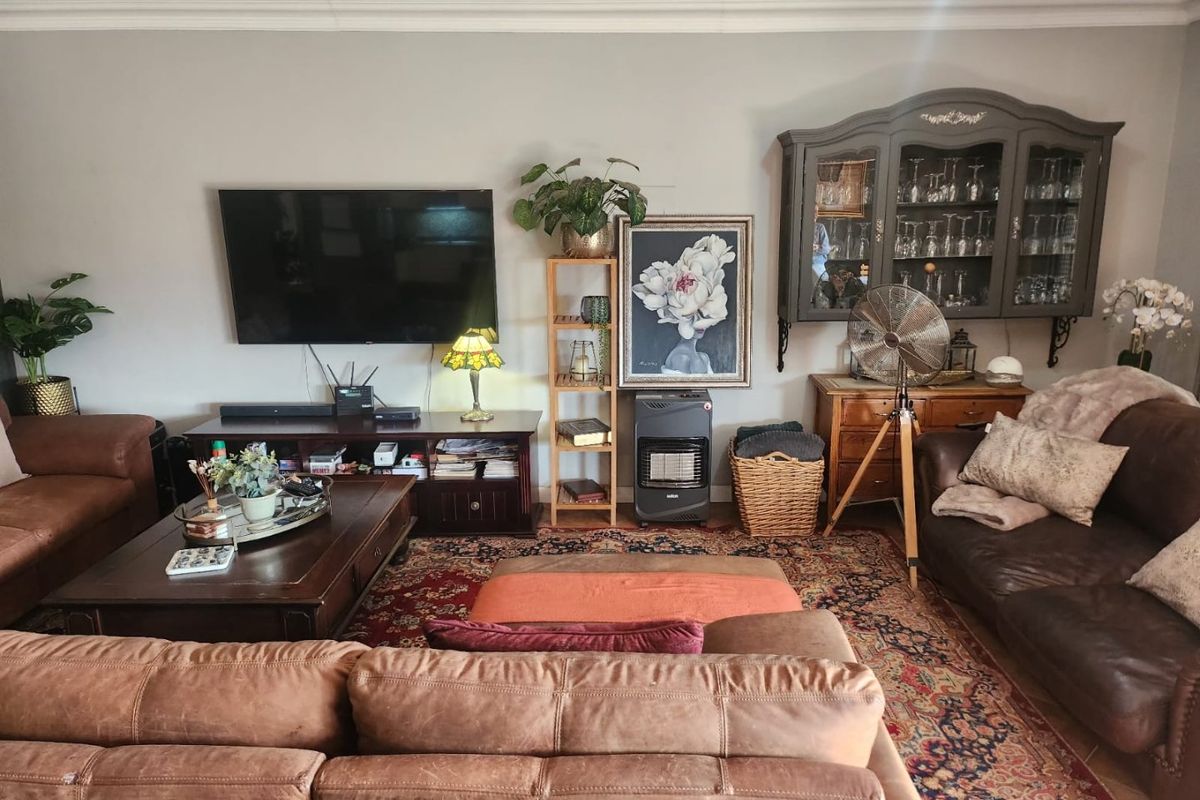 Stunning 3-Bedroom Penthouse at Landsmeer Equestrian Estate! - Photo 5