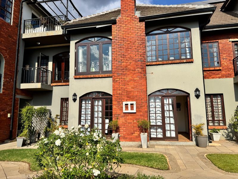 Stunning 3-Bedroom Penthouse at Landsmeer Equestrian Estate! - Photo 1