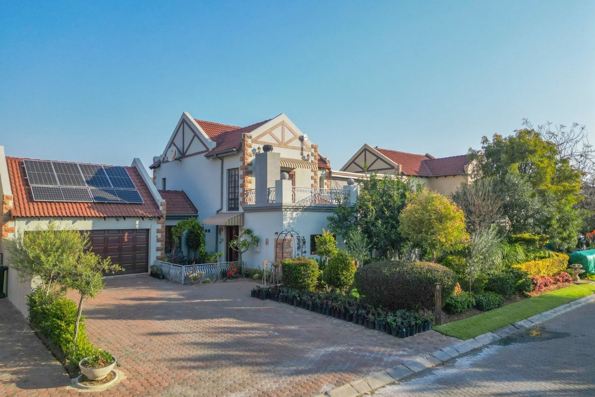 Modern 3-Bedroom Sectional Title in Glenivy Estate, Hartbeespoort - Photo 2