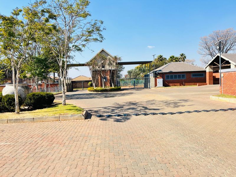  Charming 3-Bedroom Family Home in Andeon – Your Dream Home Awaits!  - Photo 2
