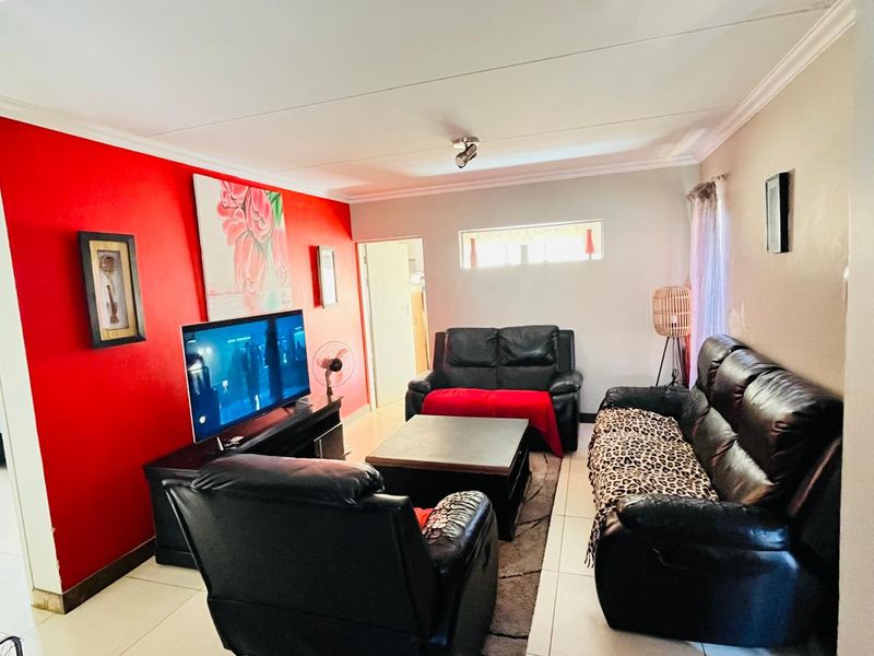  Charming 3-Bedroom Family Home in Andeon – Your Dream Home Awaits!  - Photo 4