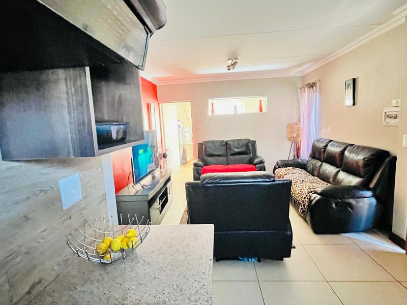  Charming 3-Bedroom Family Home in Andeon – Your Dream Home Awaits!  - Photo 3