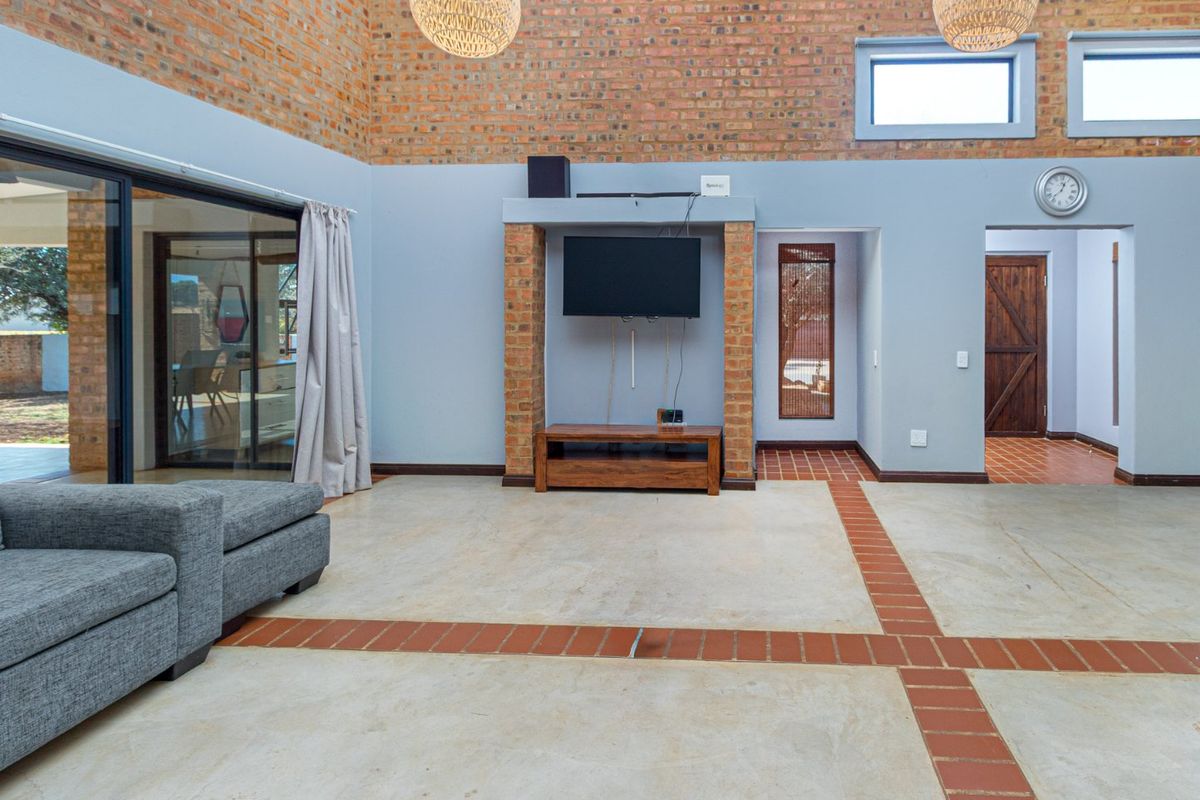 SOLE & EXCLUSIVE MANDATE - Photo 4