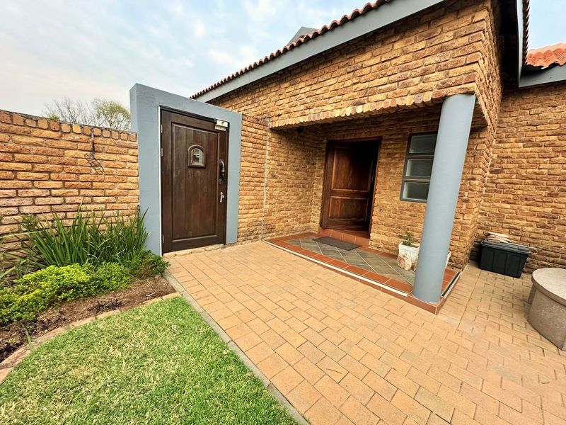 END OF THE MONTH SPECIAL . ONLY FOR THIS WEEKEND. Elegant Family Home in a Secure Lifestyle Estate - Photo 2