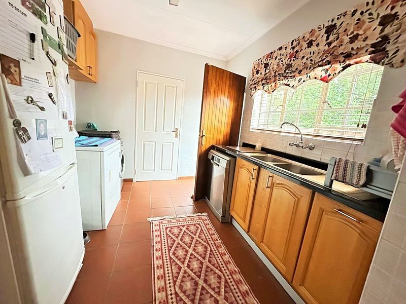 END OF THE MONTH SPECIAL . ONLY FOR THIS WEEKEND. Elegant Family Home in a Secure Lifestyle Estate - Photo 7