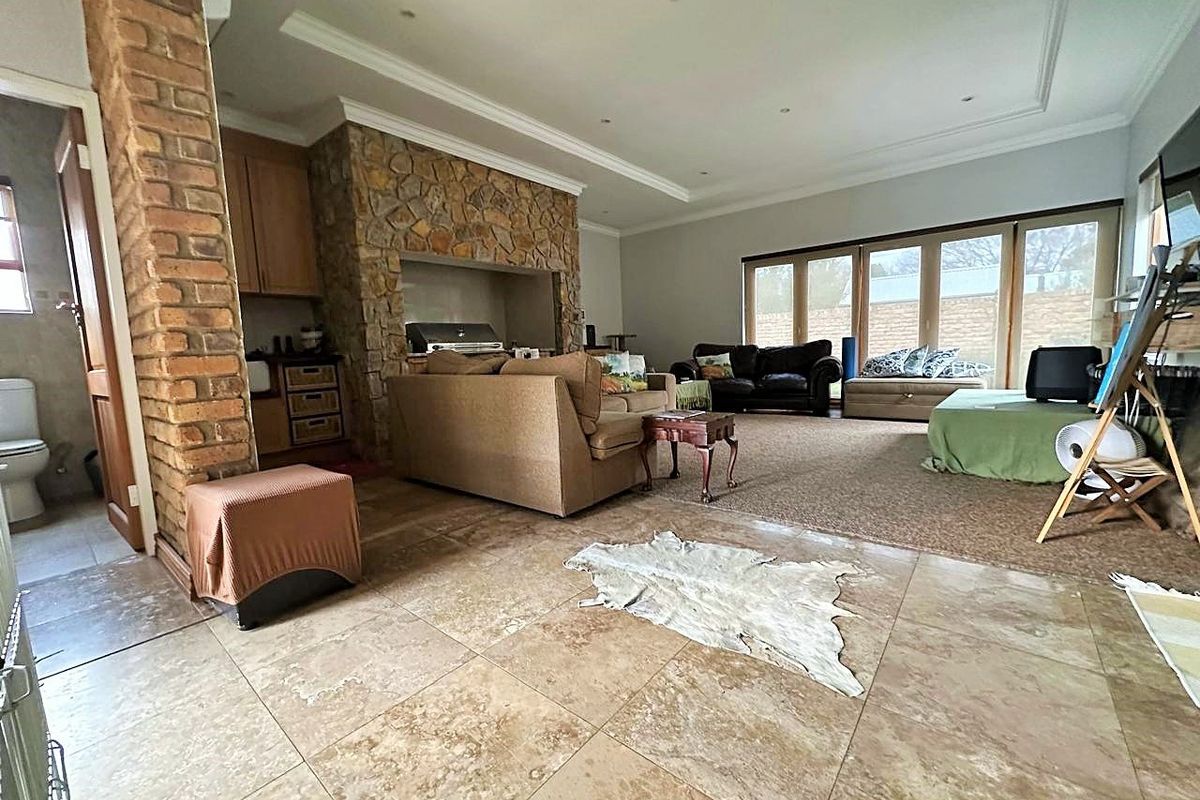 END OF THE MONTH SPECIAL . ONLY FOR THIS WEEKEND. Elegant Family Home in a Secure Lifestyle Estate - Photo 3