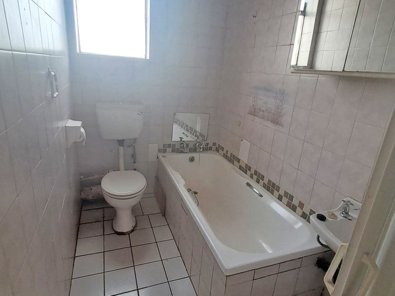 2 Bedroom Apartment in Gezina - Photo 9