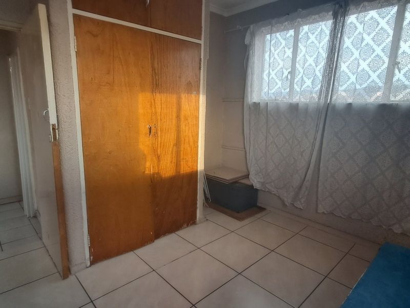 2 Bedroom Apartment in Gezina - Photo 8