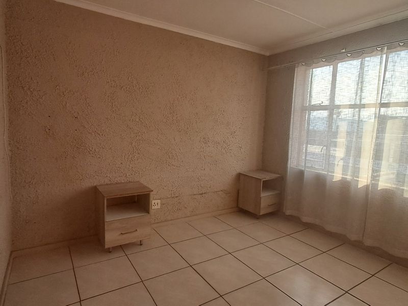 2 Bedroom Apartment in Gezina - Photo 7