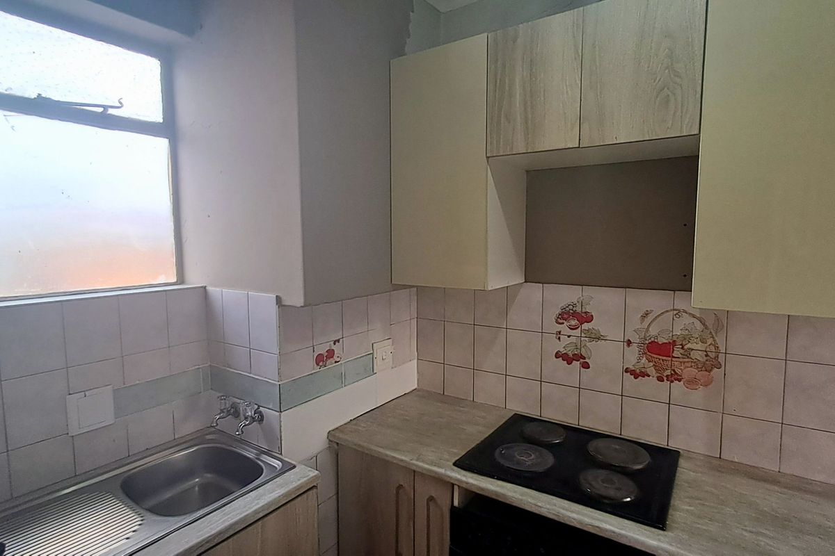 2 Bedroom Apartment in Gezina - Photo 5