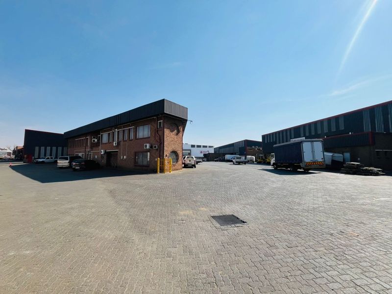 "Please note: Advertised prices are for guidance only. The final purchase price will be confirmed by the seller upon inquiry." - Photo 5