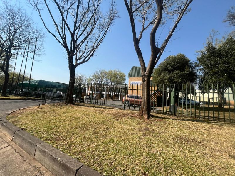 "Please note: Advertised prices are for guidance only. The final purchase price will be confirmed by the seller upon inquiry." - Photo 3