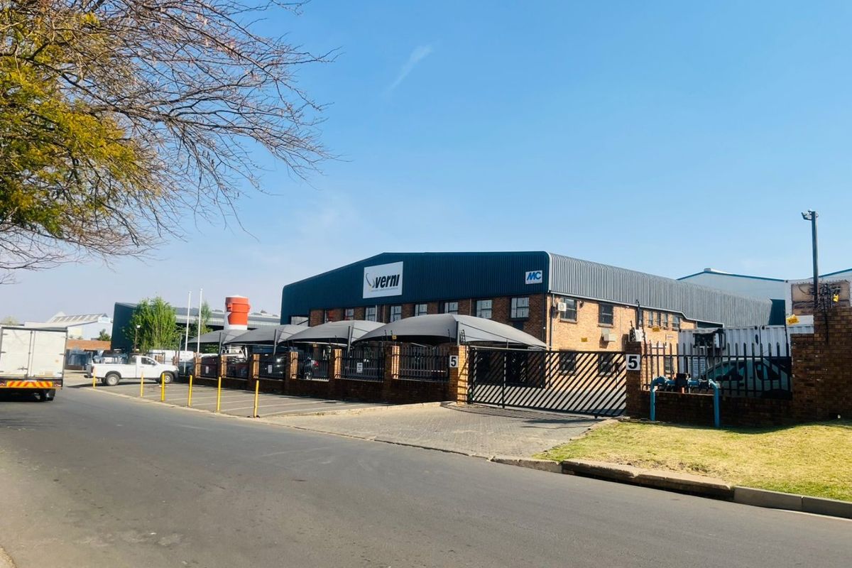 "Please note: Advertised prices are for guidance only. The final purchase price will be confirmed by the seller upon inquiry." - Photo 3