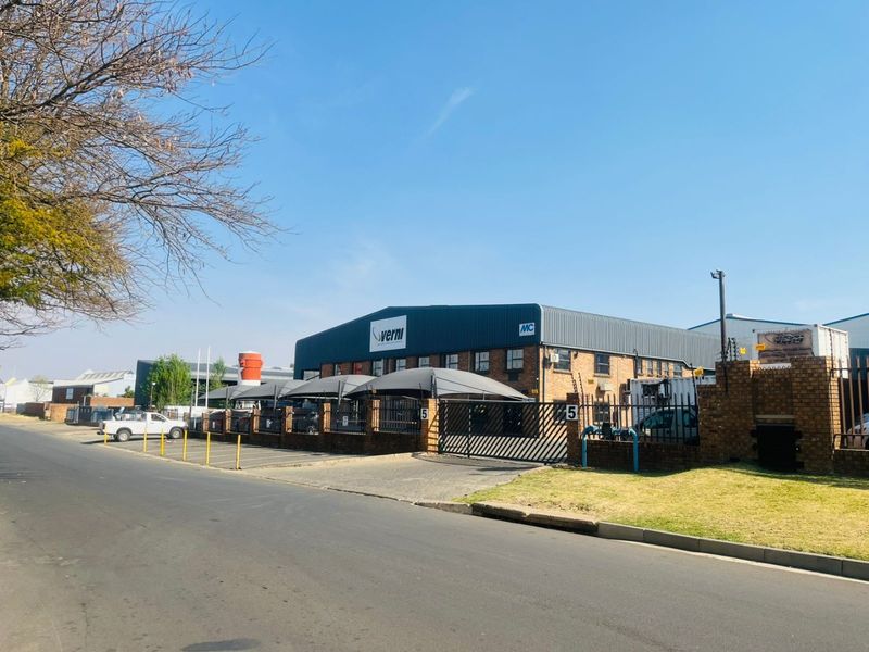 "Please note: Advertised prices are for guidance only. The final purchase price will be confirmed by the seller upon inquiry." - Photo 8