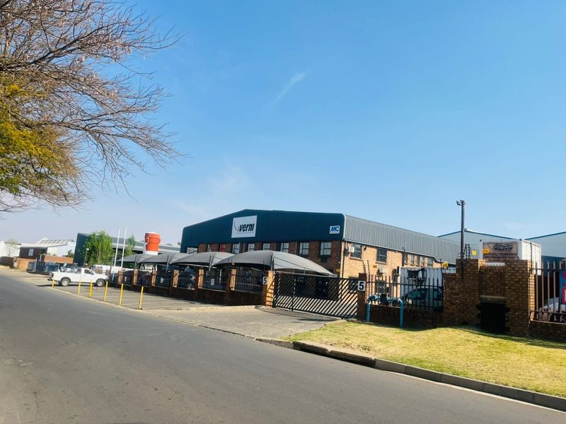 "Please note: Advertised prices are for guidance only. The final purchase price will be confirmed by the seller upon inquiry." - Photo 4