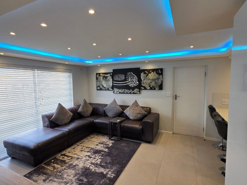 Luxurious 2-Bedroom, 70sqm, Apartment for Sale! - Photo 4