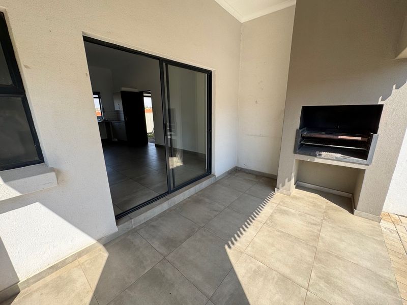 Modern Two-Bedroom Home with Quality Finishes - Photo 3