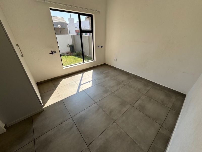 Modern Two-Bedroom Home with Quality Finishes - Photo 6