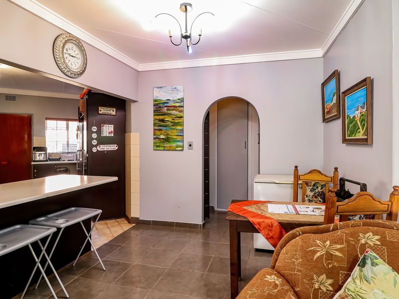 3 Bedroom Townhouse in Wilkoppies - Photo 8