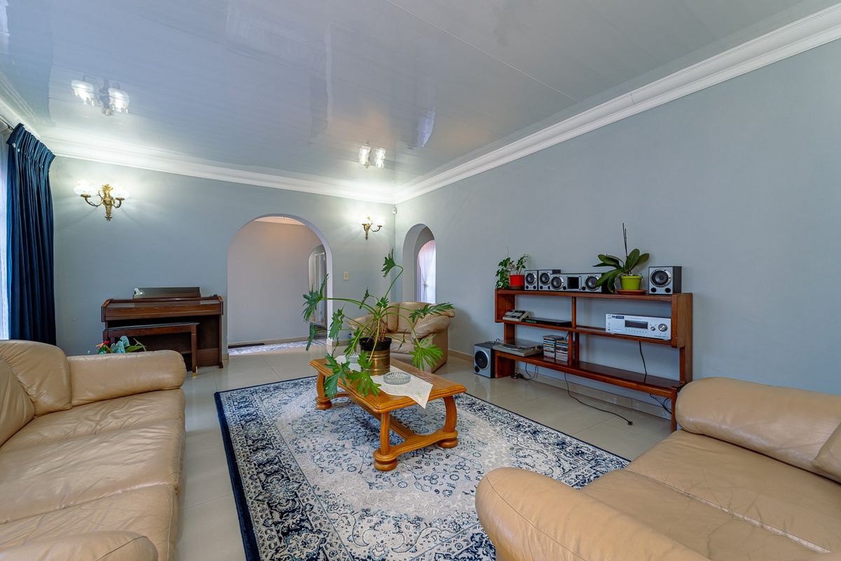 Modern North-Facing Family Gem - Photo 3