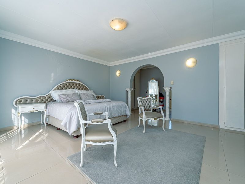 Modern North-Facing Family Gem - Photo 10