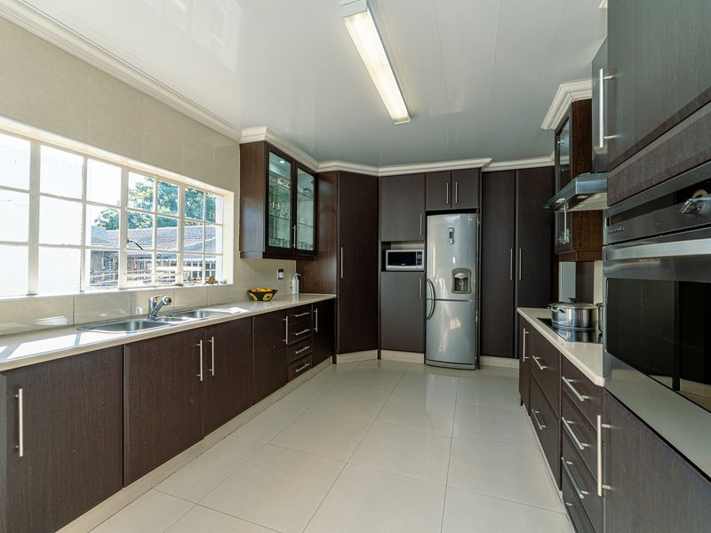 Modern North-Facing Family Gem - Photo 4