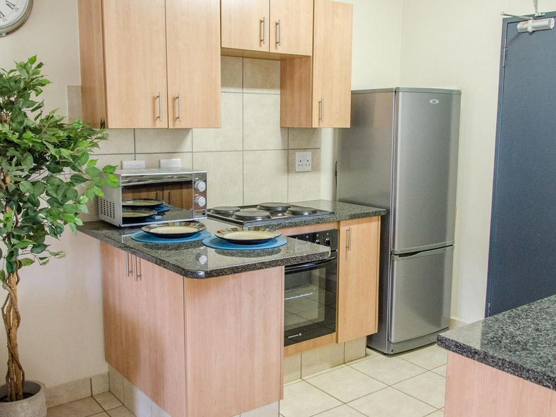 2 bedrooms, 1 bathroom, 1 garage apartment to rent - Photo 3